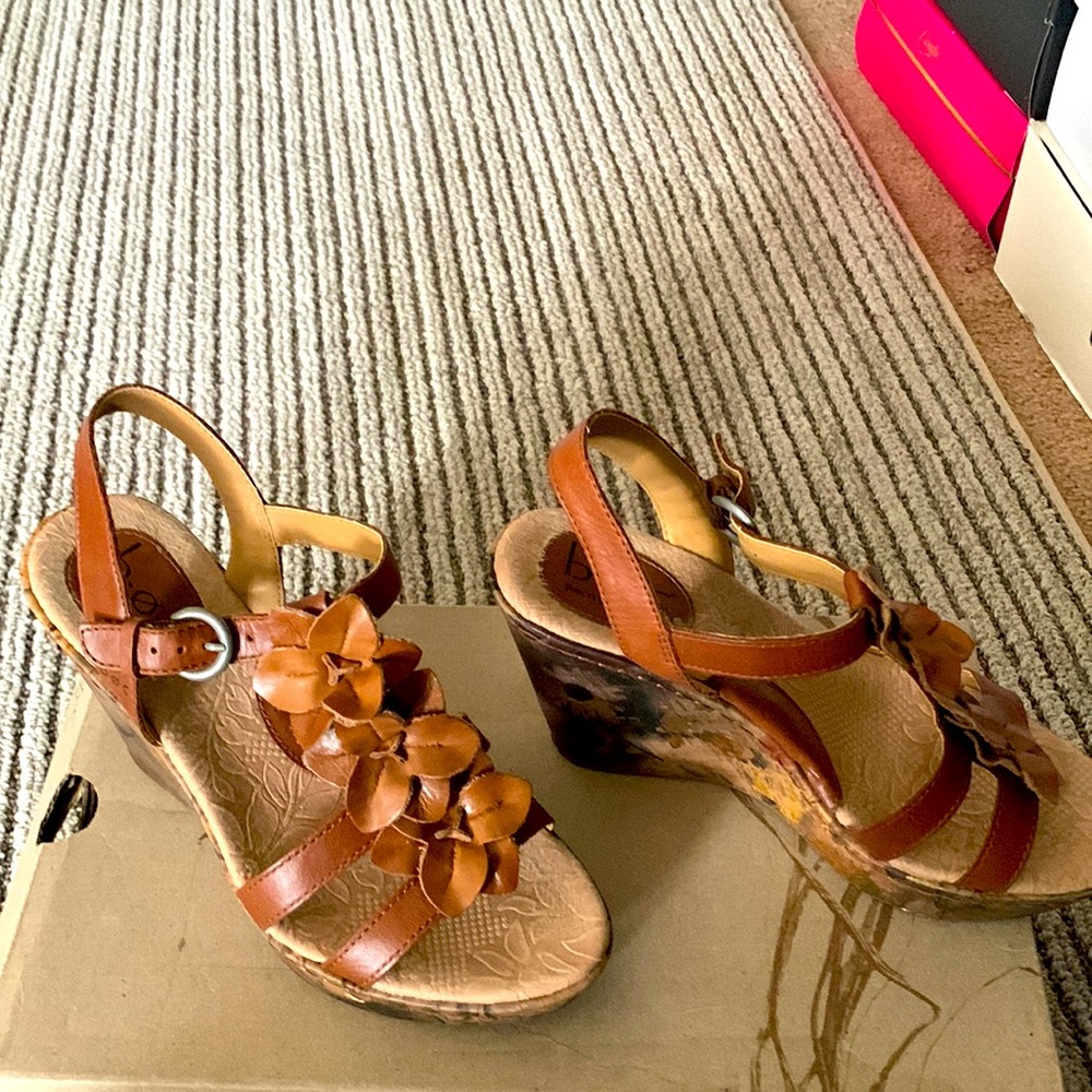 Beautiful Leather wedge cut flower detail, and flower details on cork heel.